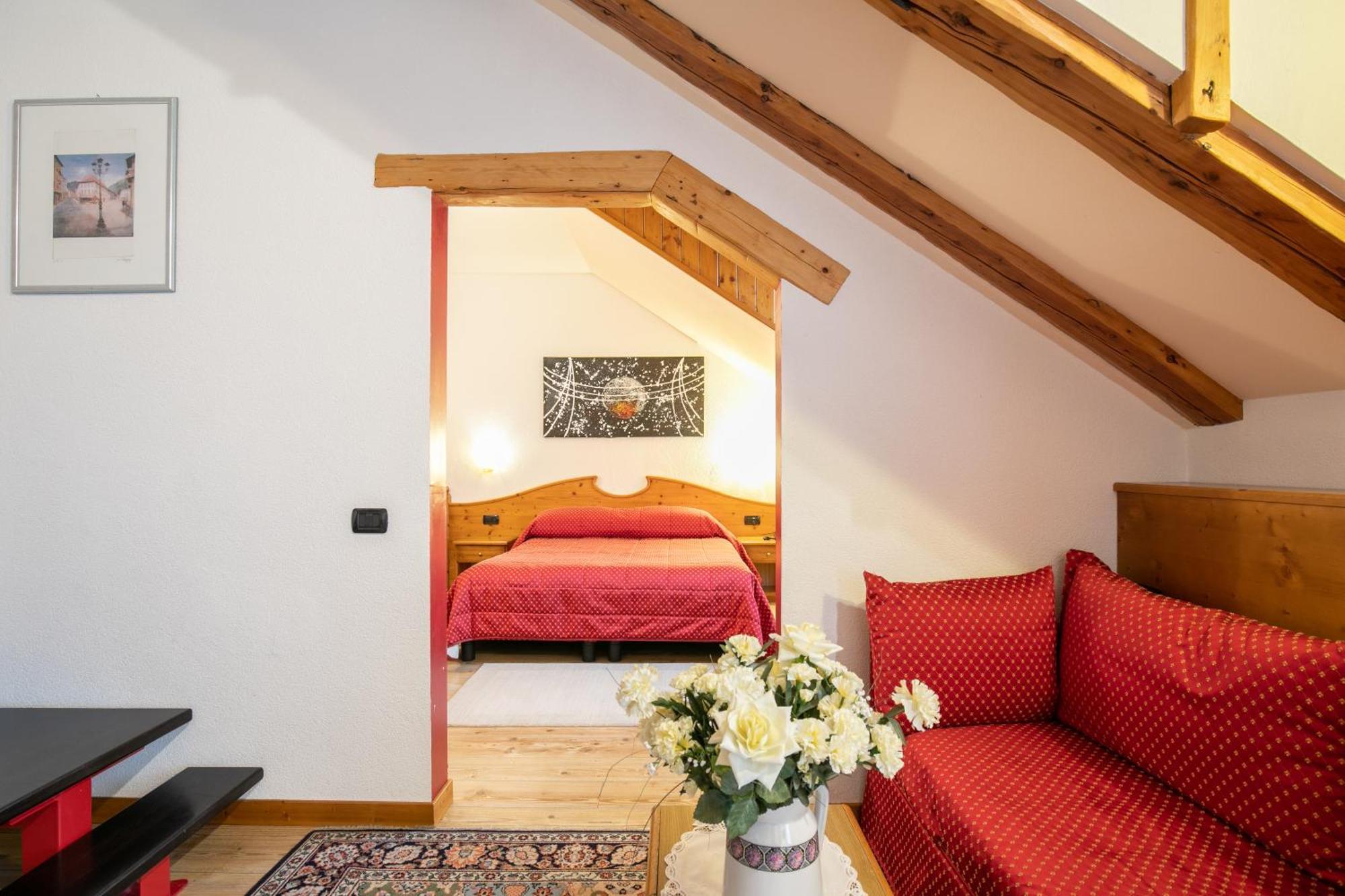 G. Hotel Des Alpes 산마르티노디카스트로차 외부 사진