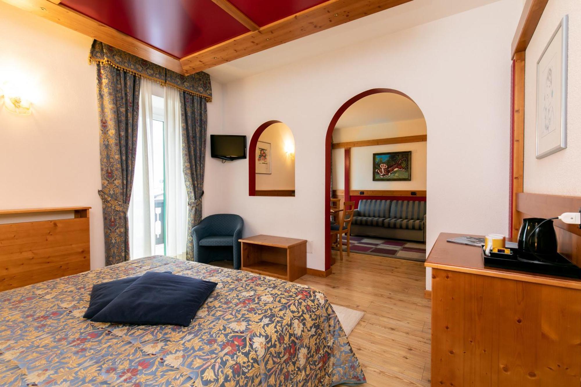 G. Hotel Des Alpes 산마르티노디카스트로차 외부 사진