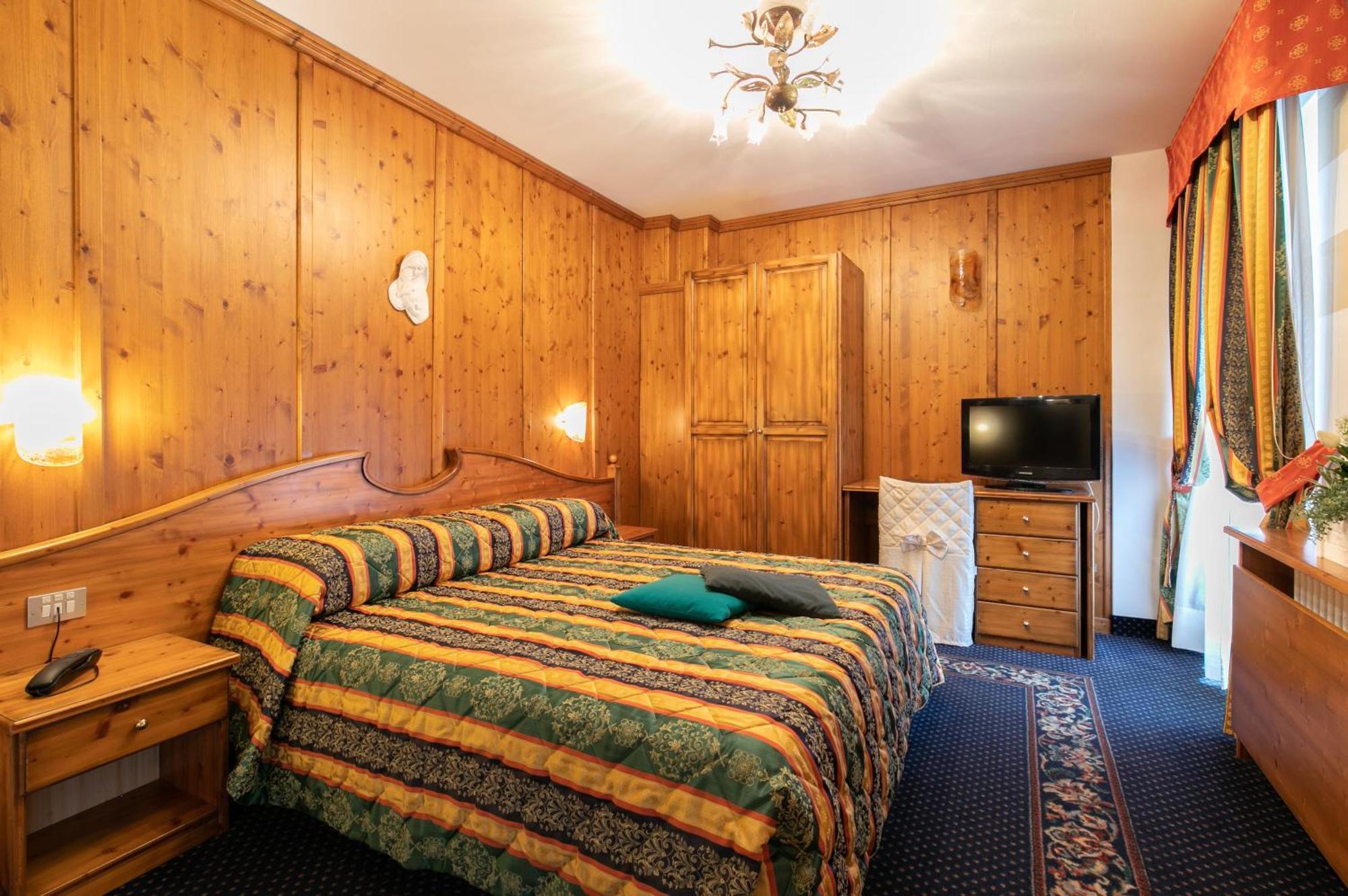 G. Hotel Des Alpes 산마르티노디카스트로차 외부 사진