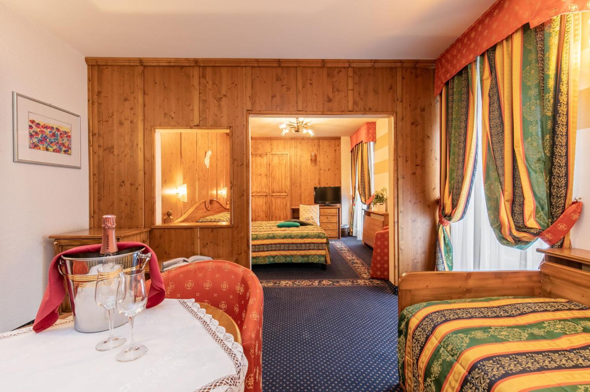 G. Hotel Des Alpes 산마르티노디카스트로차 외부 사진
