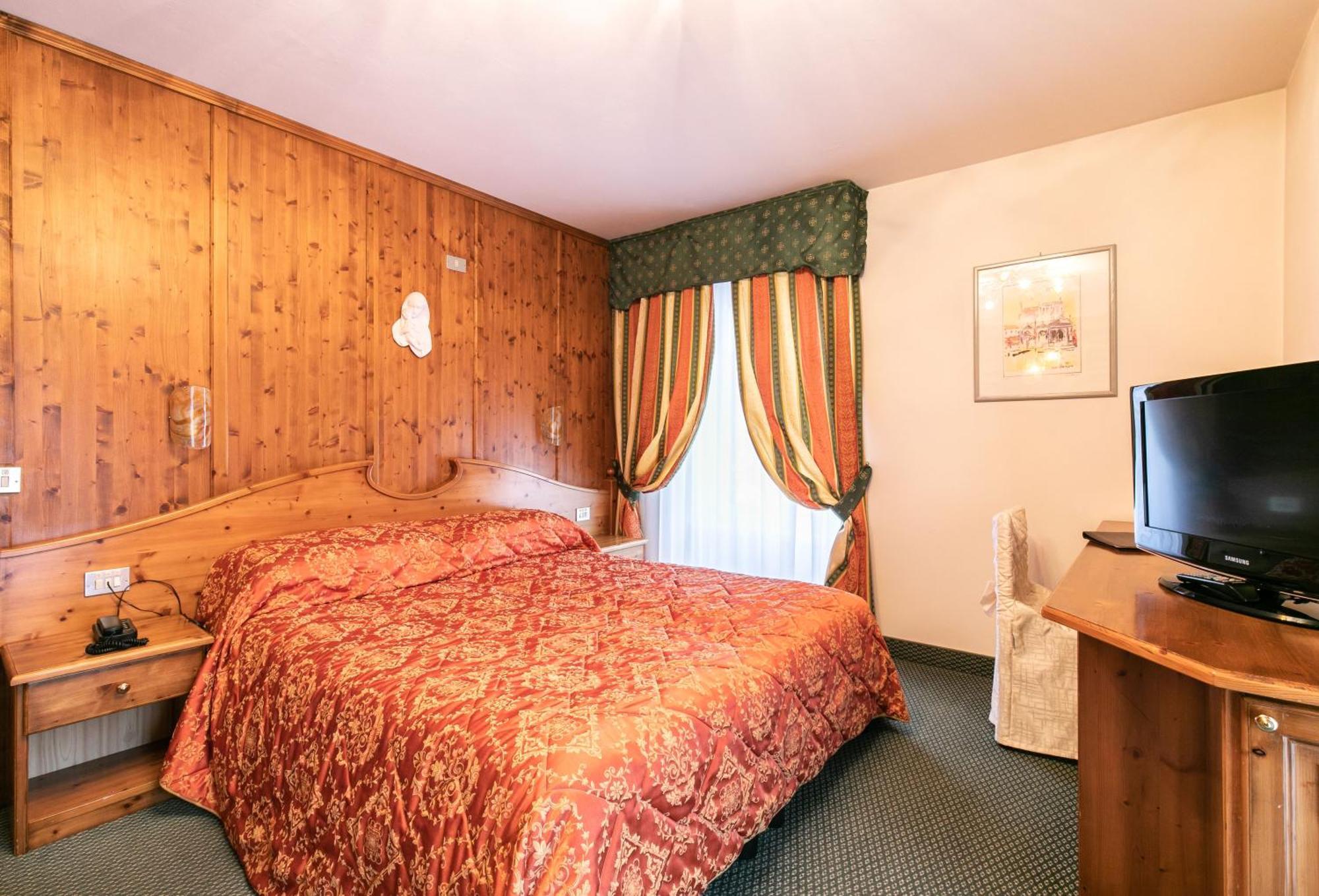 G. Hotel Des Alpes 산마르티노디카스트로차 외부 사진